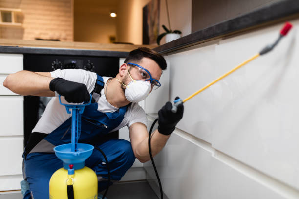 Best Exterminator Services  in Crown Pot, IN